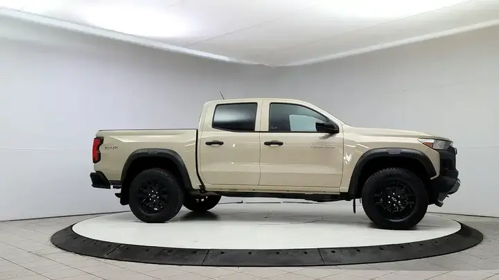 Chevrolet Colorado 2024 photo 2