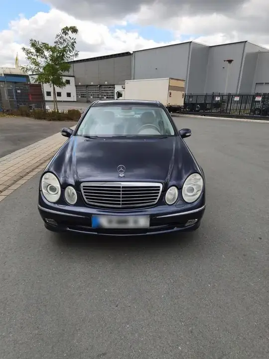 Mercedes-Benz E 320