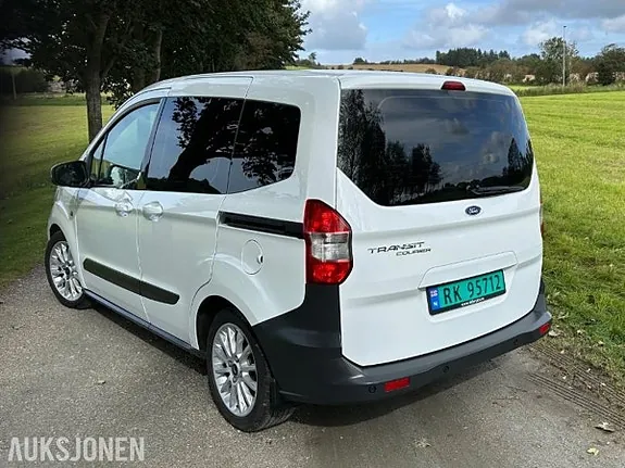Ford Transit Courier 2016 photo 5