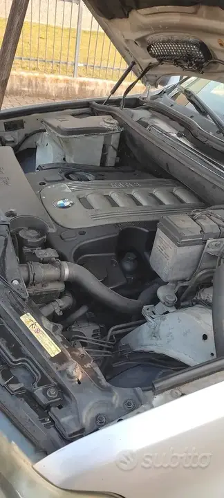 BMW X5 2004 photo 2