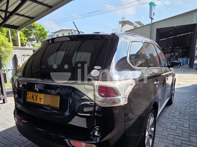 Mitsubishi Outlander 2013 photo 3