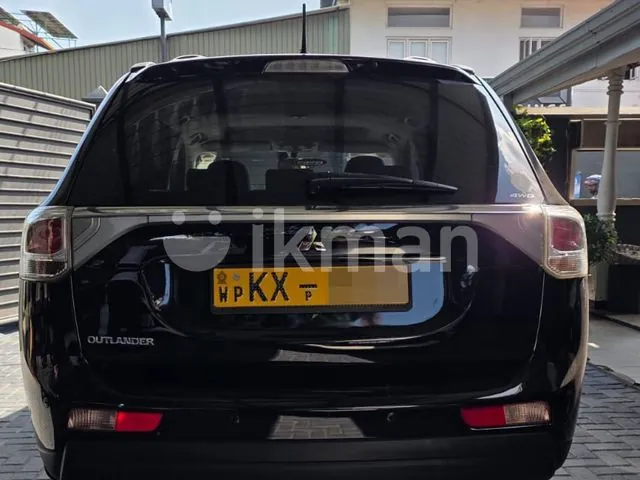 Mitsubishi Outlander 2013 photo 4