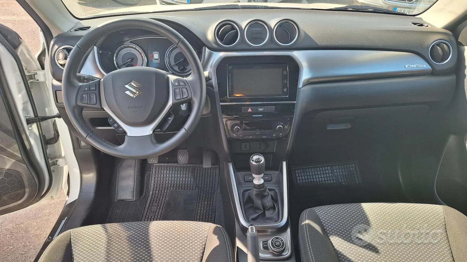 Suzuki Vitara 2023 photo 3