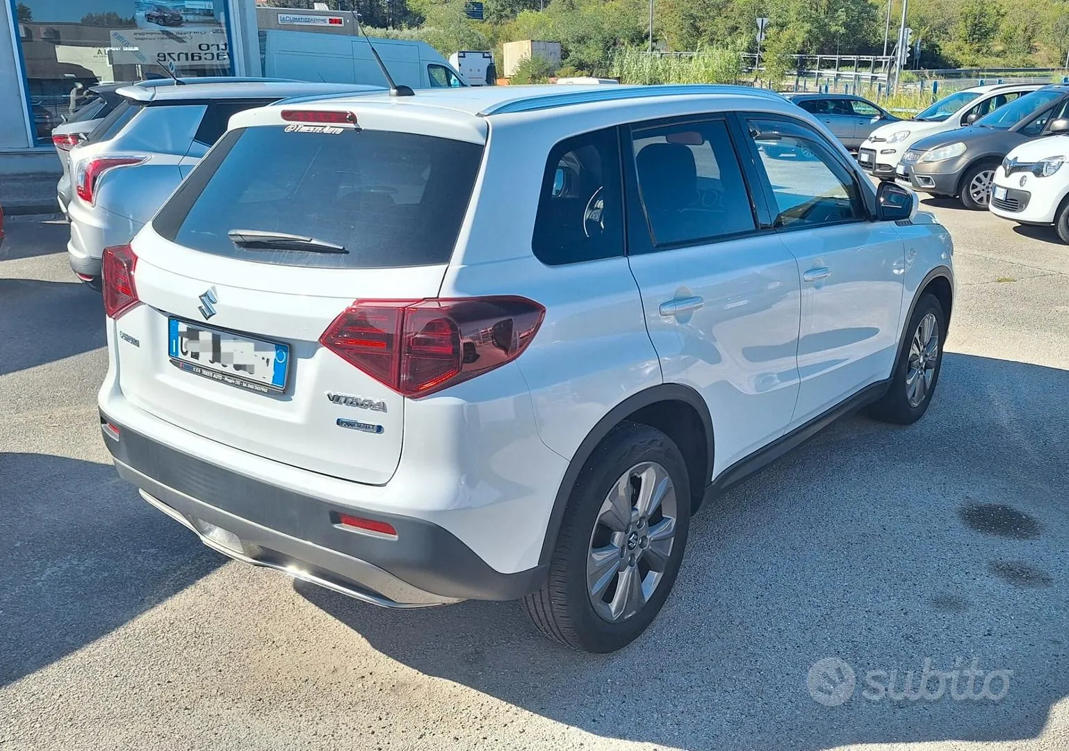 Suzuki Vitara 2023 photo 2