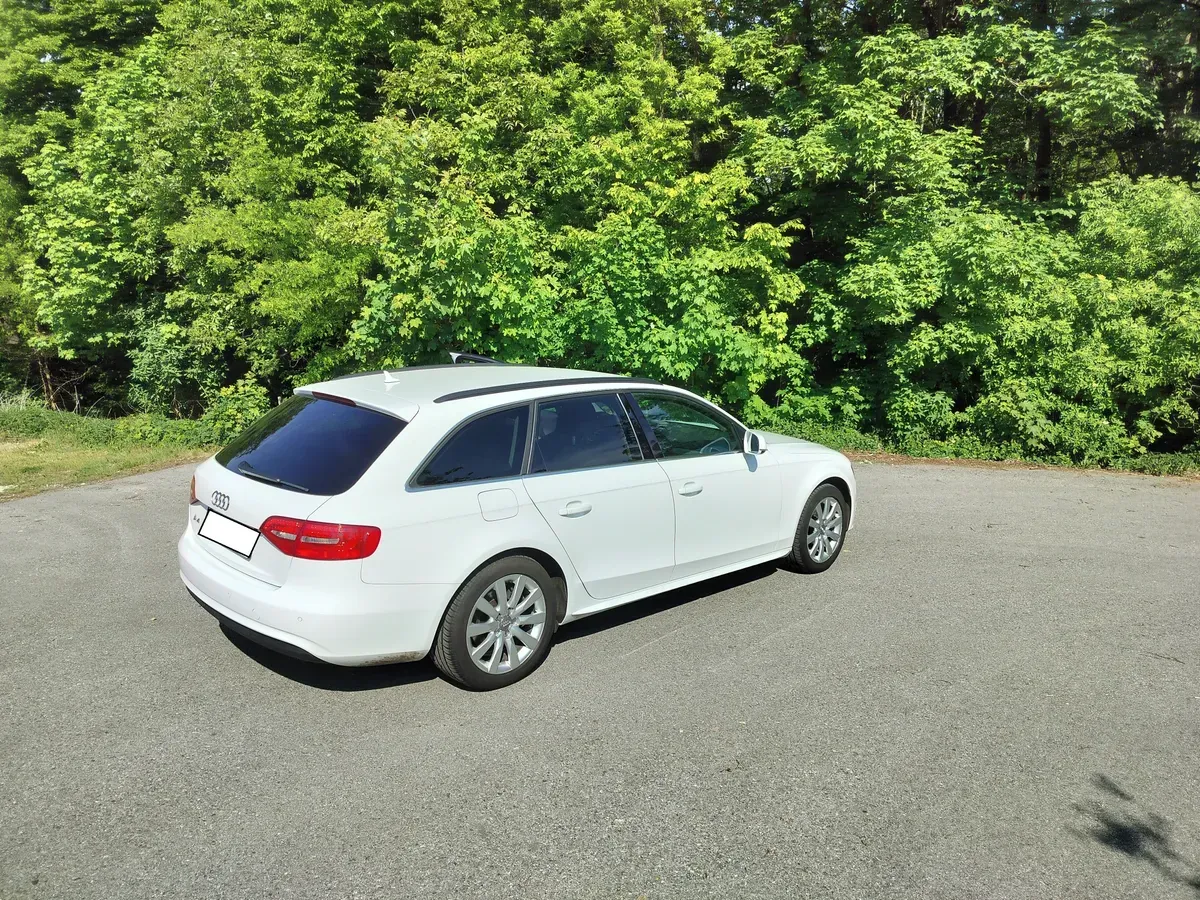 Audi A4 2014 photo 2