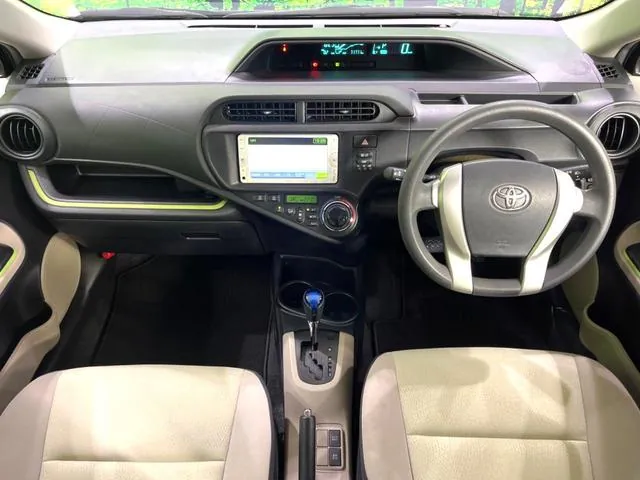 Toyota Aqua S 2012 photo 3