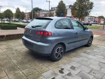 Seat Ibiza 2005 photo 2