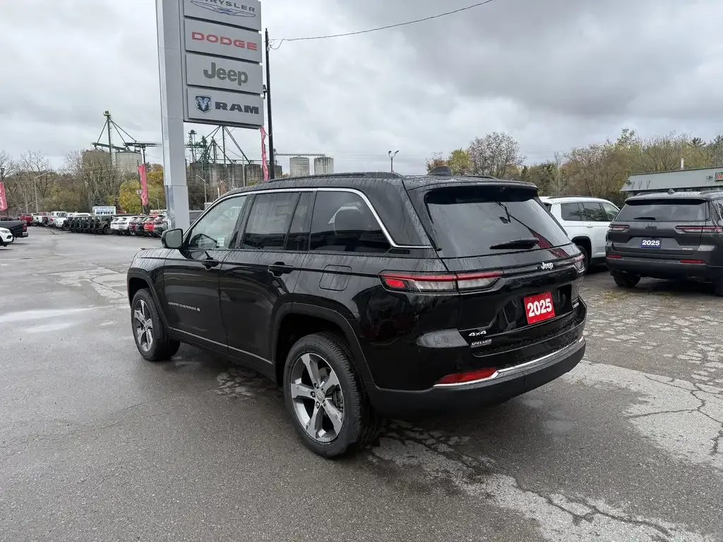 Jeep Grand Cherokee 2025 photo 3