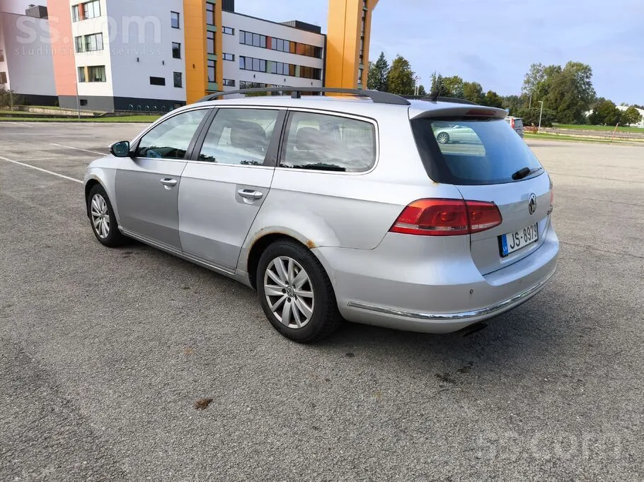 Volkswagen Passat 2011 photo 3