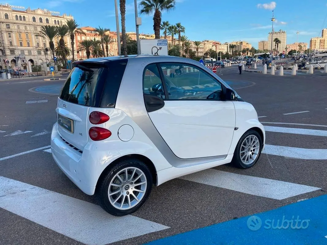 Smart Fortwo 2011 photo 5