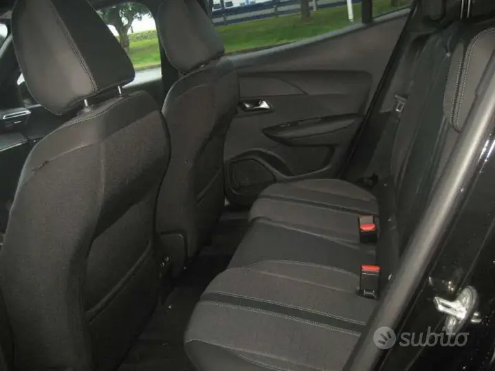 Peugeot 2008 2023 photo 4