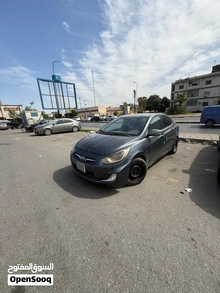 Hyundai Accent 2012 photo 4