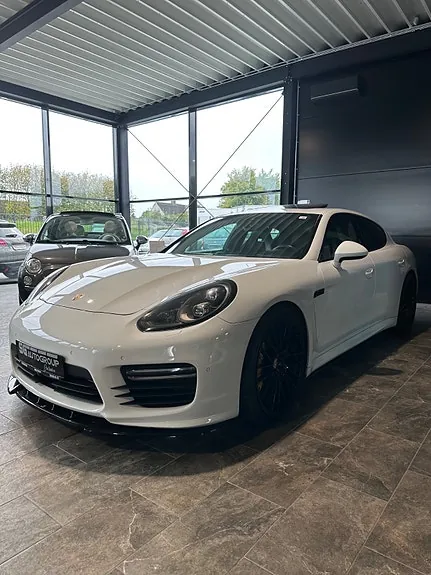 Porsche Panamera Gts