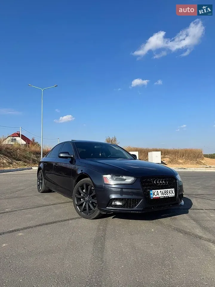 Audi A4 2012 photo 2