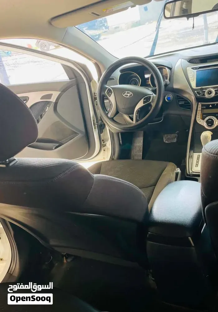 Hyundai Elantra 2012 photo 4