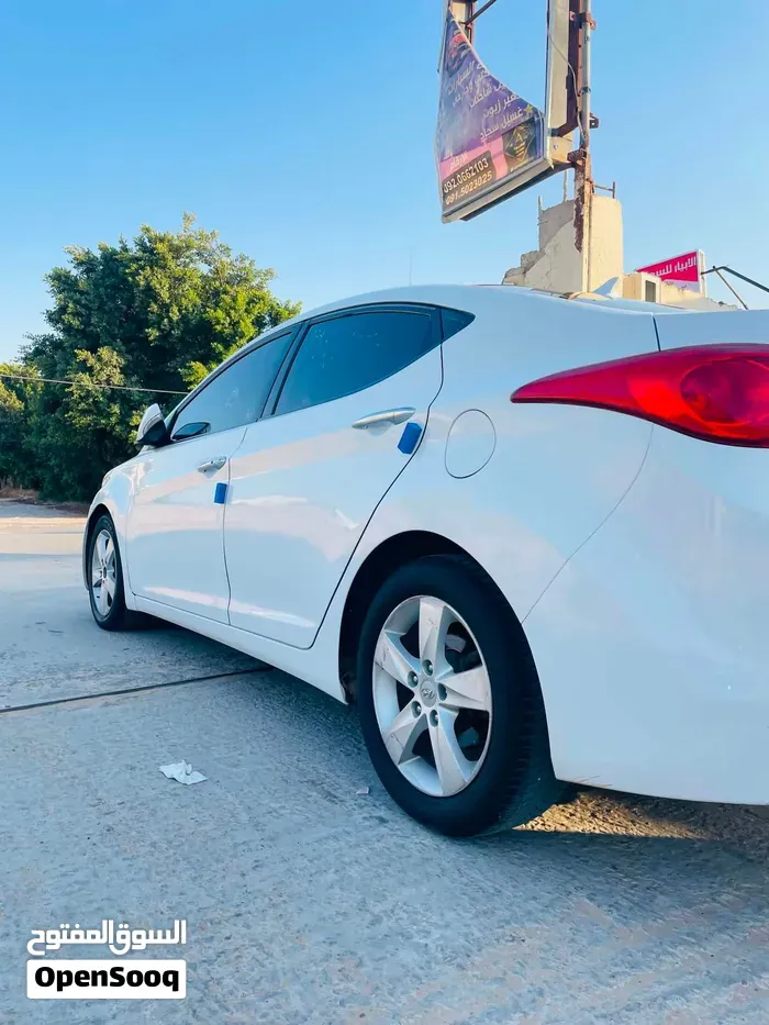 Hyundai Elantra 2012 photo 3