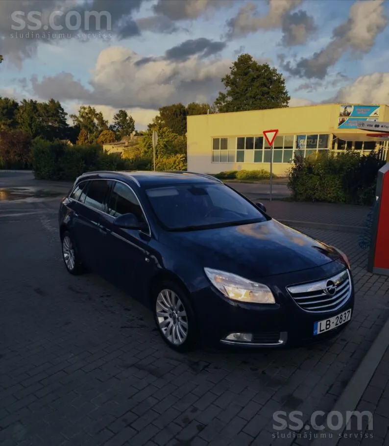 Opel Insignia 2011 photo 2