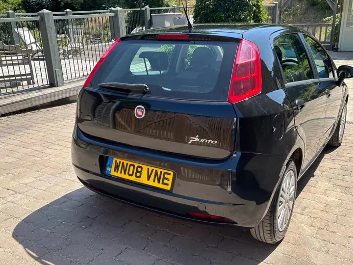 Fiat Grande Punto 2008 photo 4