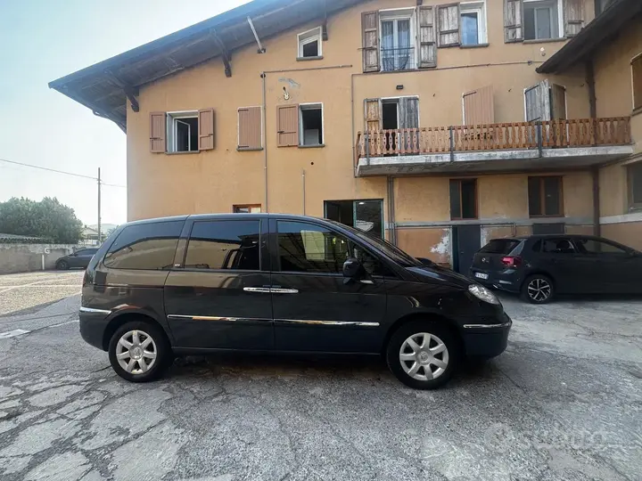 Peugeot 807 2011 photo 3