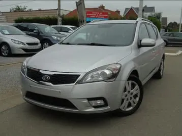 Kia Ceed Sw 2011 photo 2