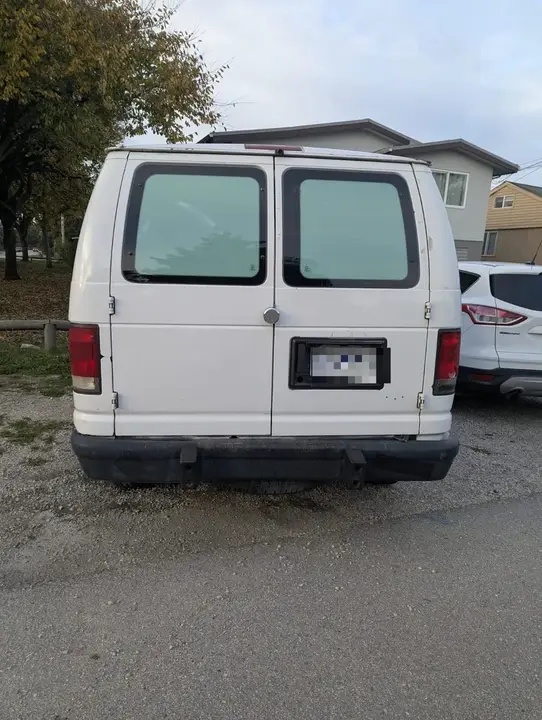 Ford E-250 2013 photo 3