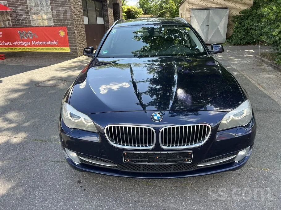 BMW 530 2012 photo 2