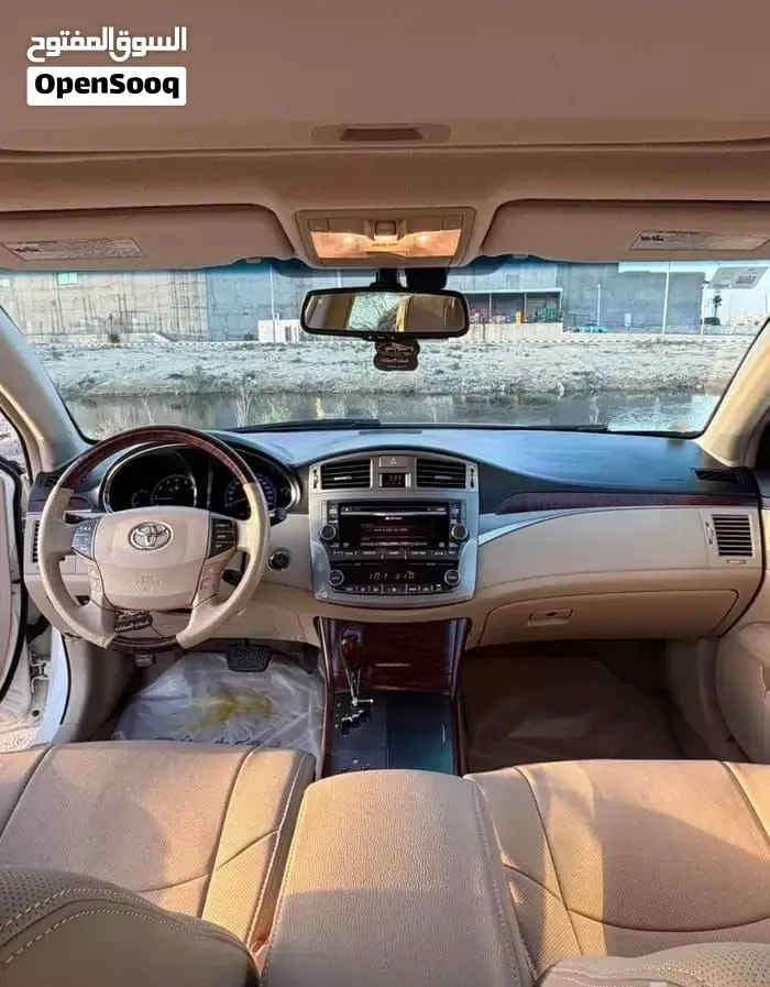 Toyota Avalon 2012 photo 3