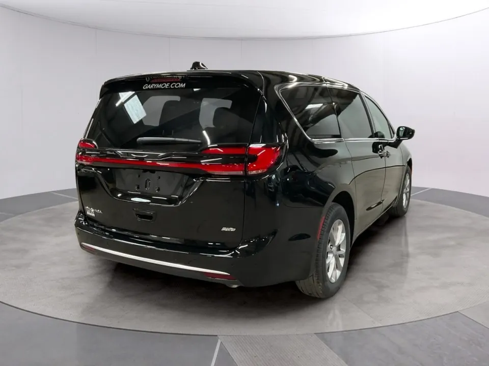 Chrysler Pacifica 2027 photo 5
