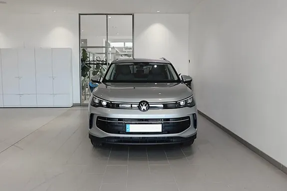 Volkswagen Tiguan 2026 photo 2