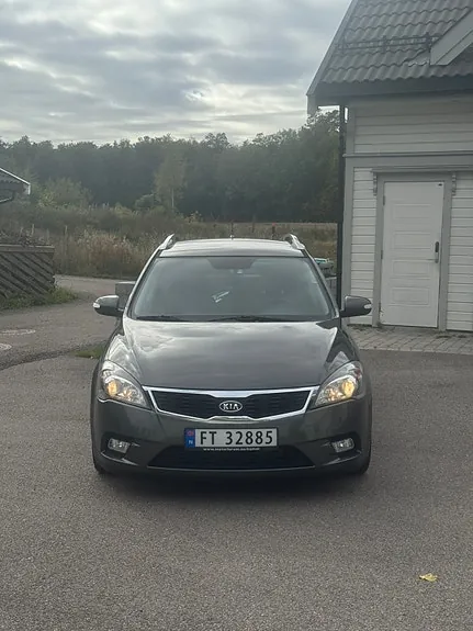 Kia Ceed 2010 photo 2