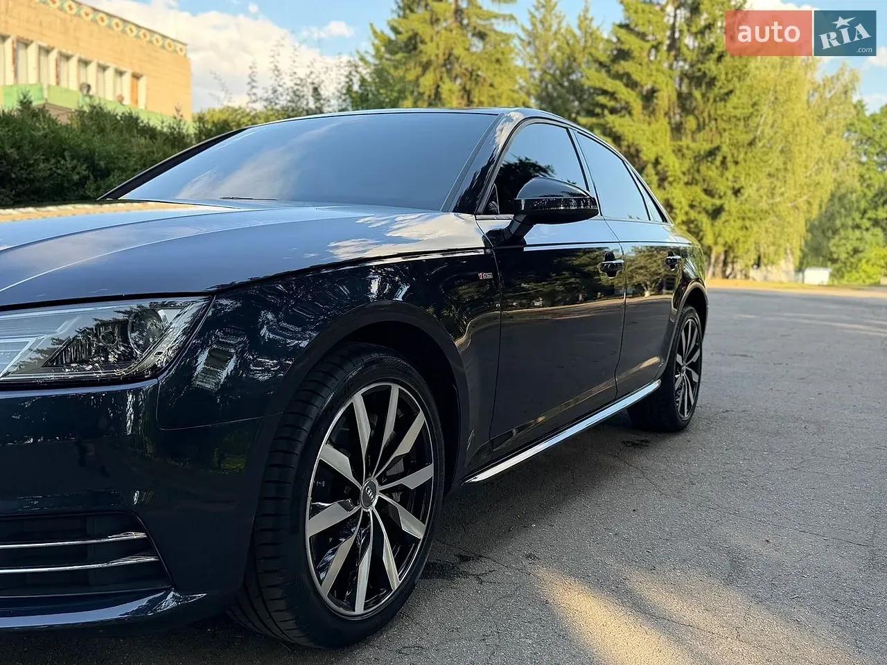 Audi A4 2017 photo 4