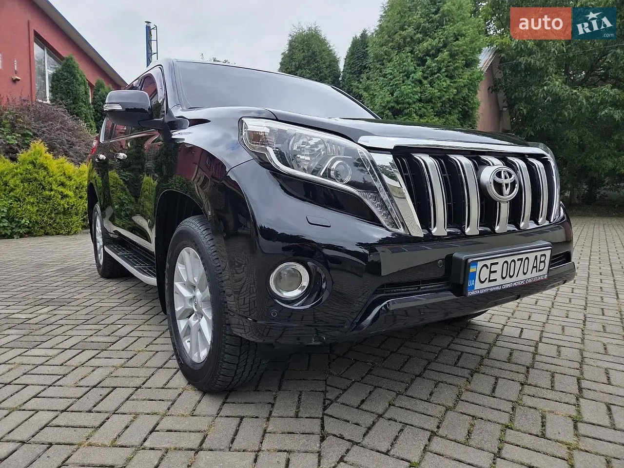 Toyota Land Cruiser Prado 2013 photo 2