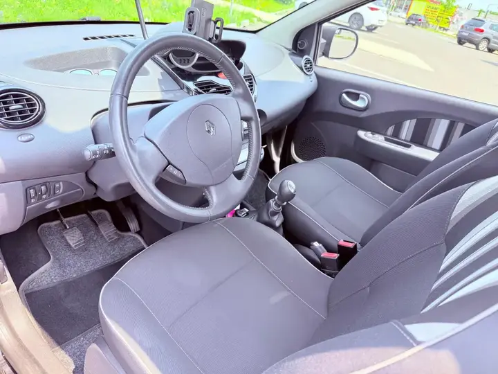 Renault Twingo 2014 photo 2