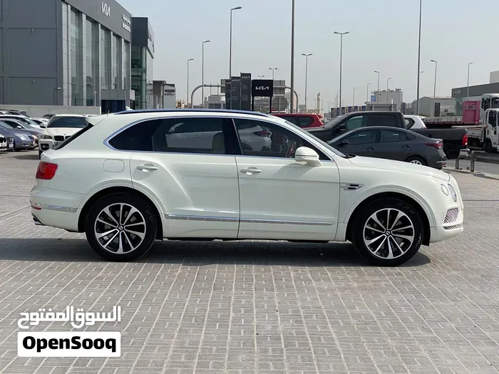 Bentley Bentayga 2017 photo 4