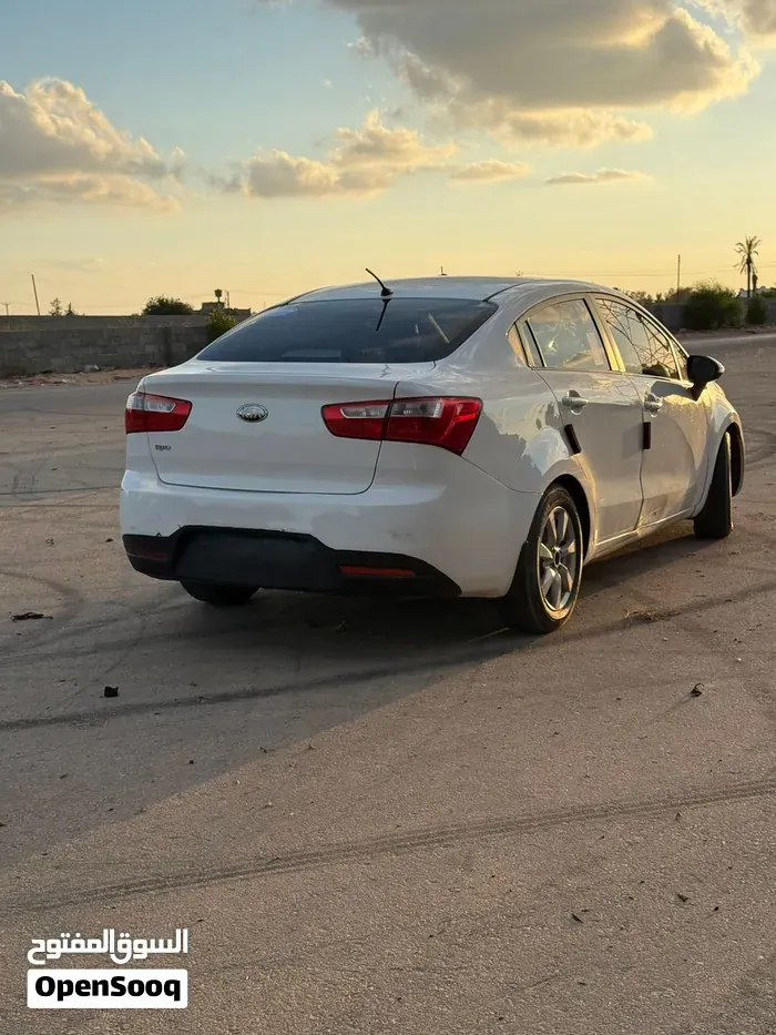 Kia Rio 2013 photo 4