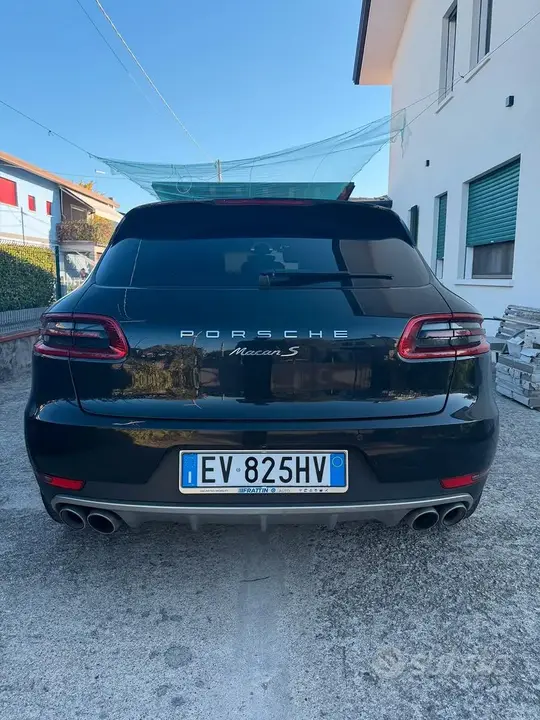 Porsche Macan S