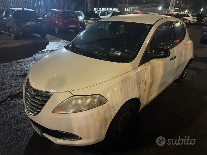 Lancia Ypsilon