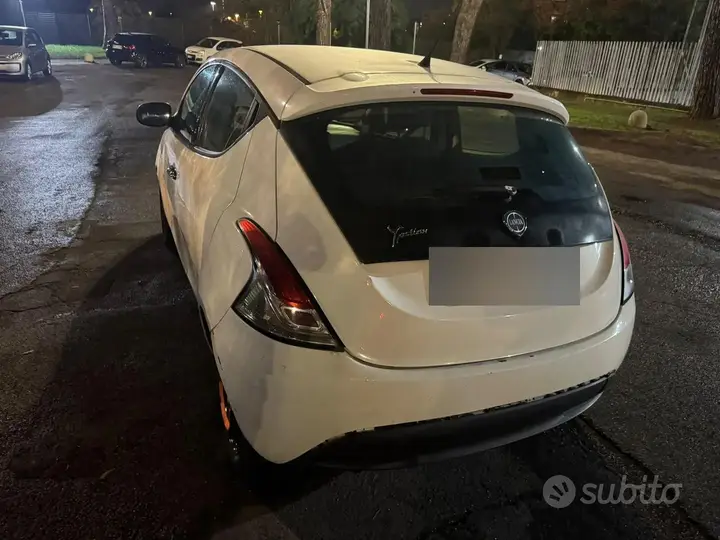 Lancia Ypsilon 2012 photo 5