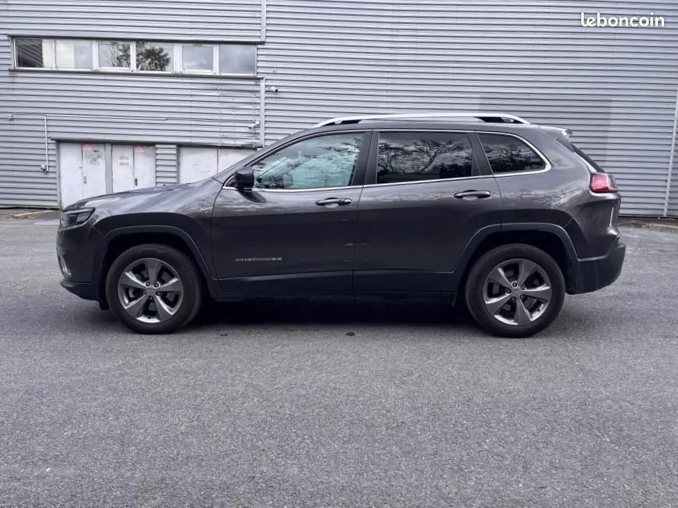 Jeep Cherokee 2019 photo 2