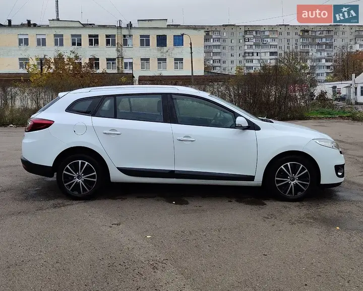 Renault Megane 2012 photo 4