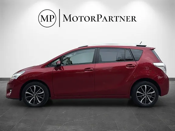 Toyota Verso 2017 photo 4