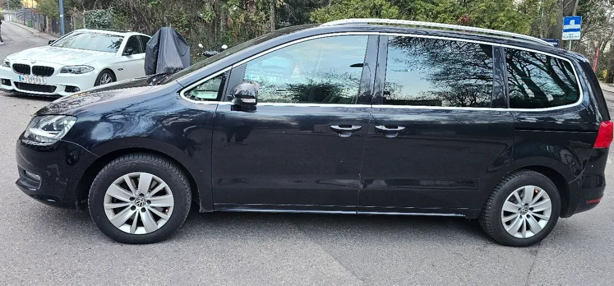 Volkswagen Sharan 2012 photo 2