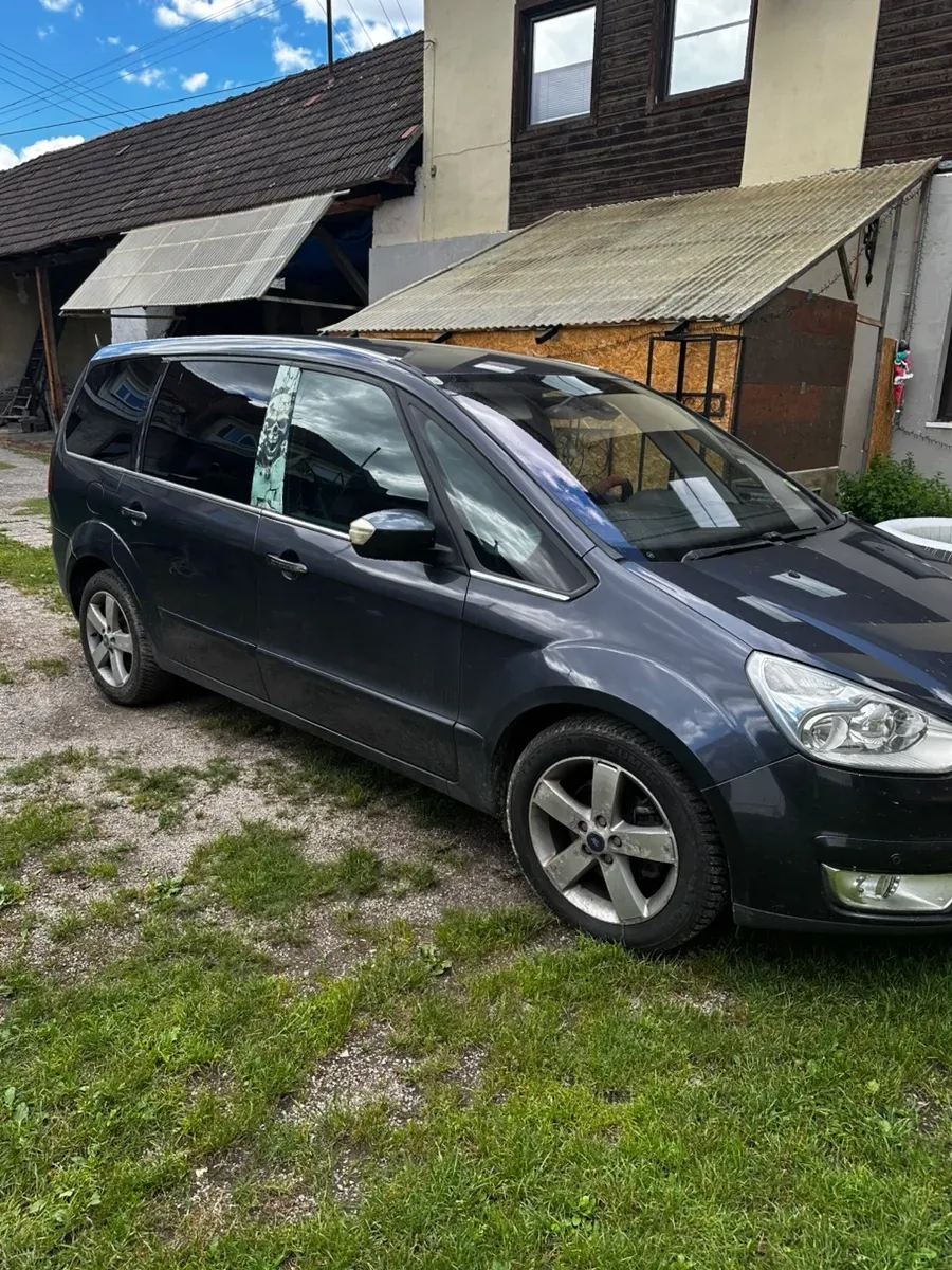 Ford Galaxy 2009 photo 2