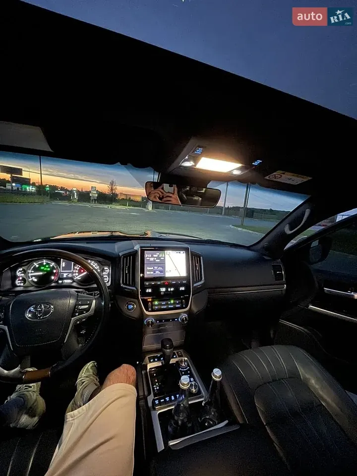 Toyota Land Cruiser 2020 photo 2