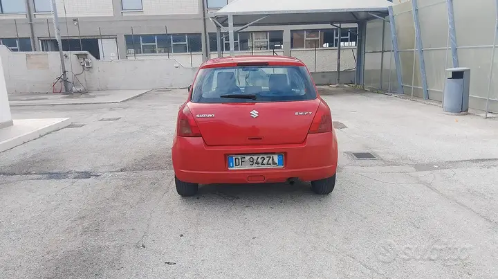 Suzuki Swift 2007 photo 2