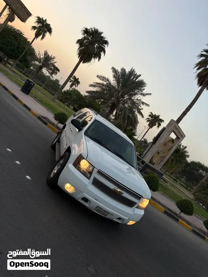 Chevrolet Tahoe 2010 photo 2