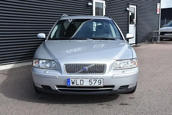 Volvo V70 2005 photo 2