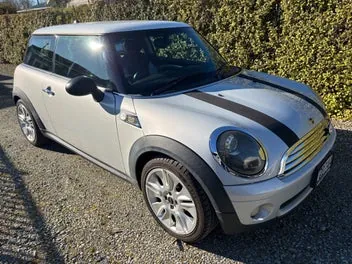 Mini Cooper 2010 photo 2