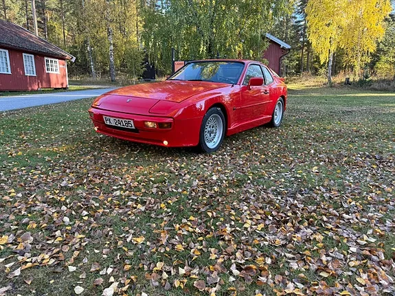 Porsche 944 1984 photo 2