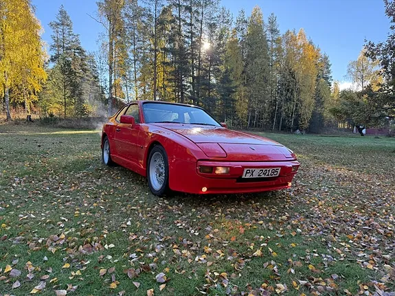 Porsche 944